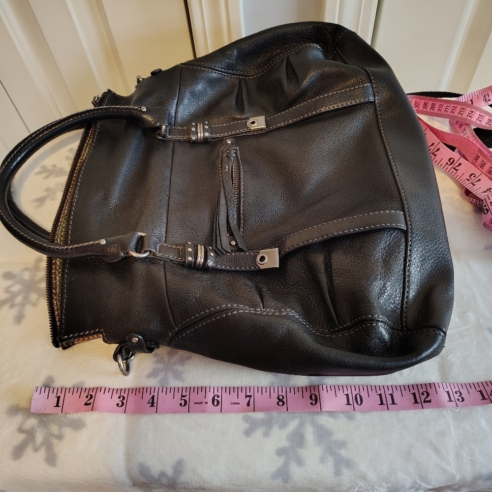 The Sak Black Leather Classic Shoulder And Crossbody Bag - Picture 11 of 12